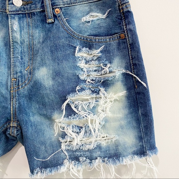 LEVI’S 511 Bleached Distressed Shorts - Picture 3 of 10